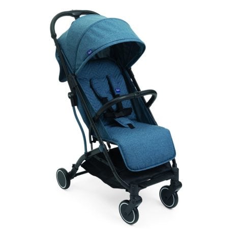 Chicco Trolley Me es una silla de paseo ligera apta desde recién nacidos hasta los 15 kg. Es un carrito reclinable y plegable con función de trolley, ideal para viajar. Además, cuenta con cierre compacto, cubierta para la lluvia y capota plegable. Disponible en un bonito color azul calipso.