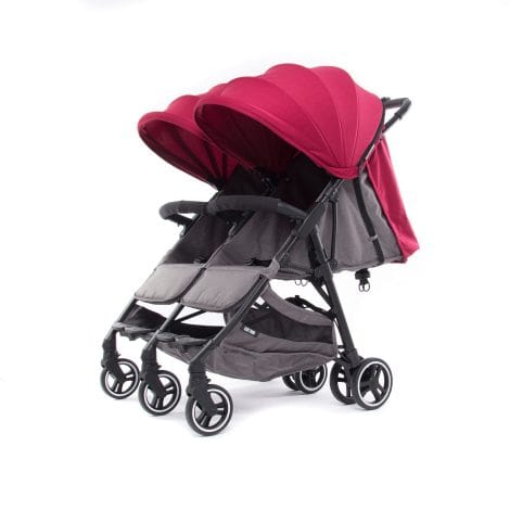 La silla de paseo gemelar + capotas XL Kuki Twin en color Burdeos, de Baby Monsters, es la opción más ligera y compacta del mercado en su categoría. Cuenta con un chasis negro.