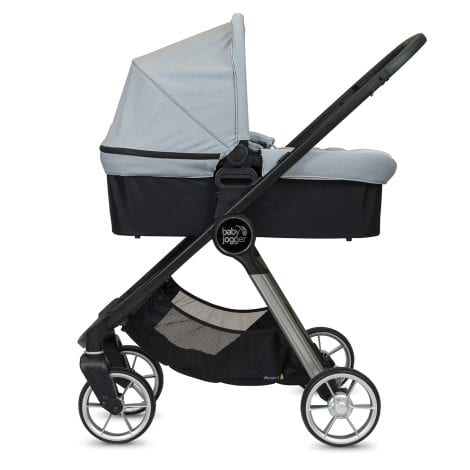 Cochecito para bebés Duo City Mini2 4 ruedas Slate de Baby Jogger, que incluye el capazo, con un peso total de 19600 g.